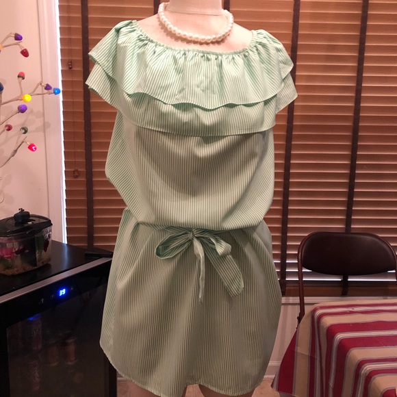 ‼️‼️SALE ‼️‼️Off The Shoulder Ruffle Collar Striped Mini Dress. Must Bundle‼️ - Picture 4 of 7